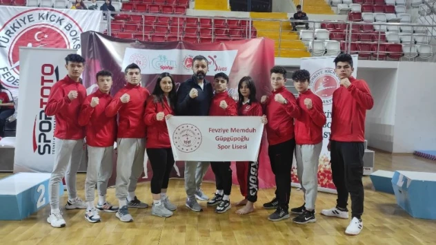 Kayserili sporcular Sivas'tan 5 madalya ile döndüler