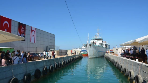 Kıbrıs'ın ilk yüzen gemi müzesi Girne Limanı'nda yerini aldı