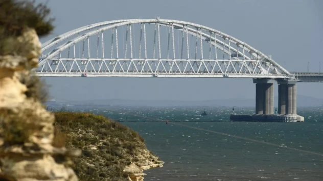 Kırım Köprüsü, patlamanın ardından çift yönlü trafiğe tekrar açıldı