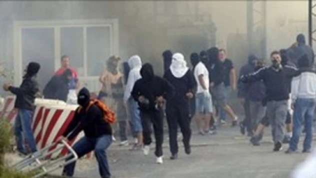 Kosova'da saldırganlar polise ateş açtı