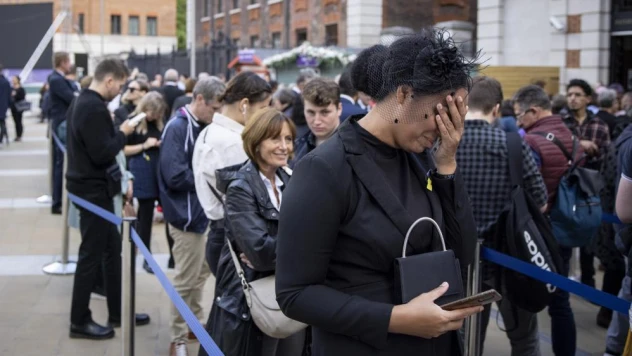 Kraliçe II. Elizabeth için görkemli anma töreni