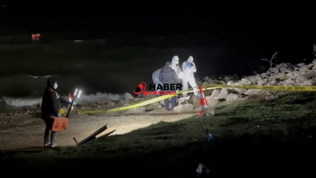 Kumal'ın cansız bedeni 8 metre derinlikteki aracının içinde bulundu