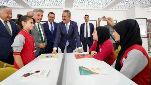 Kütüphanesiz Okul Kalmayacak projesi