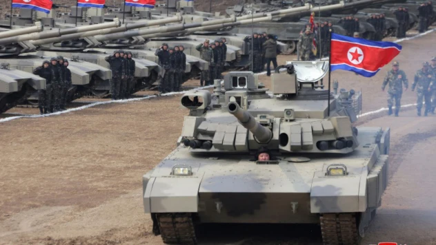 Kuzey Kore Lideri Kim Jong-un yeni tankı test etti