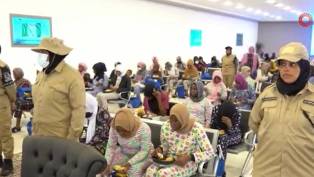 Libya'daki kaçak 165 göçmen ülkelerine gönderildi