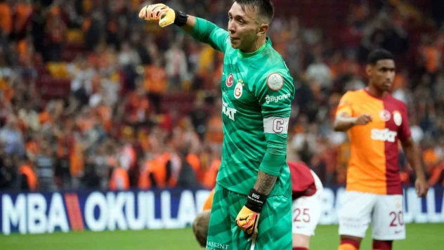 Maç sonu 3'lüsü Fernando Muslera'dan