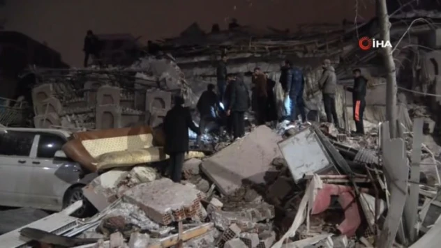 Malatya'da 140'ın üzerinde bina çöktü!