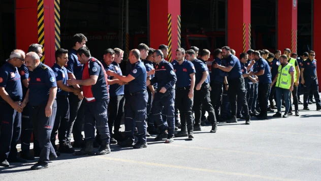 Manisa ve İzmir'deki Yangınlara Müdahale Eden Kahraman İtfaiyeciler Kayseri'ye Döndü