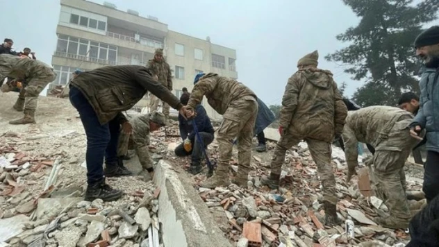 Mehmetçiğin kışlalardan geç çıkarıldığına ilişkin söylemlere tepki