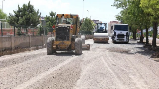 Melikgazi, Asfalt Yenileme Çalışmaları ile Daha Konforlu Ulaşım Sunuyor