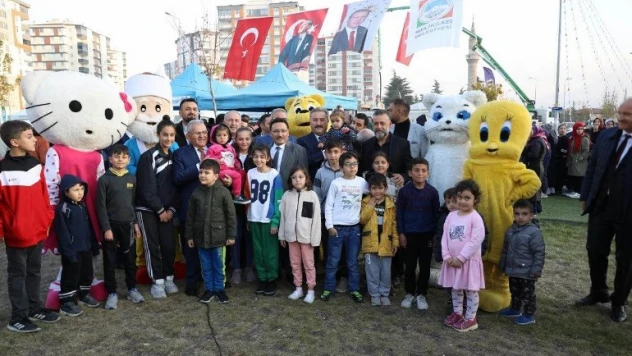 Melikgazi Belediyesi bir mahalleye daha Akıl Küpü Kütüphanesi kazandırdı