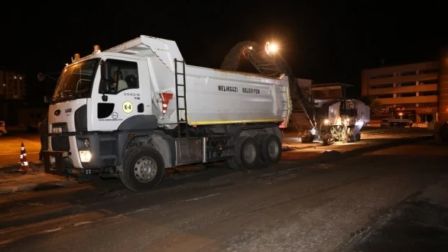 Melikgazi'de gece yol mesaisi
