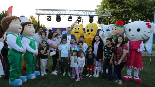 Melikgazi Mahalle buluşmalarında genç yaşlı bir arada eğlendi