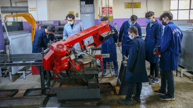 Meslek liselerinden ekonomiye katkı