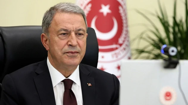 Milli Savunma Bakanı Akar, Polonya'da Savunma Sanayi Fuar'ına katıldı