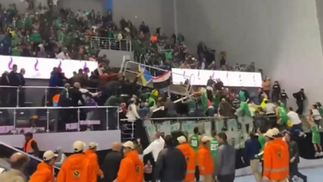 Mısır'da basketbol maçı sırasında tribün çöktü