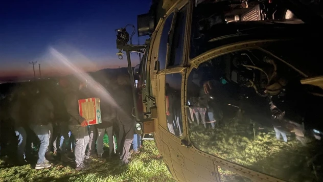 MSB: Kara Kuvvetlerimize ait helikopterlerle Adıyaman'ın köylerine yardım malzemelerini ulaştırmayı sürdürüyoruz