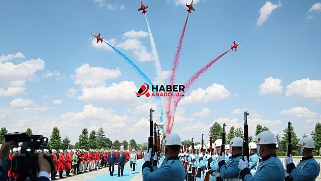 NATO'dan Türk Yıldızları'nın selamlama uçuşuna övgü