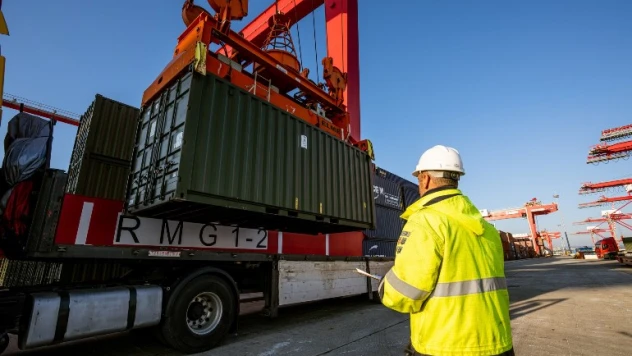 NATO'nun Türkiye'ye gönderdiği konteyner evlerden 600'ü yola çıktı