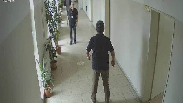 Nefes borusuna su kaçan meslektaşının, hayatını kurtaran müdahale