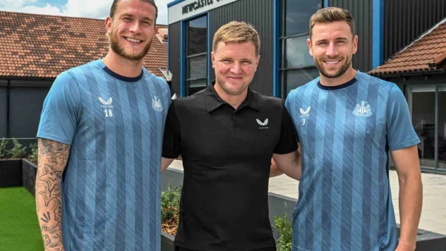 Newcastle United, Loris Karius ve Paul Dummett'in sözleşmelerini 1 sene uzattı