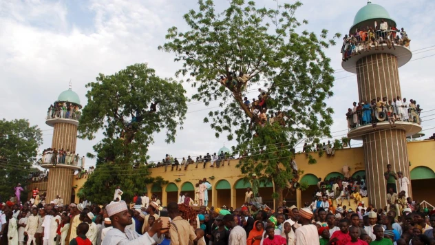 Nijerya'da tarihi cami çöktü: 10 ölü, 25 yaralı