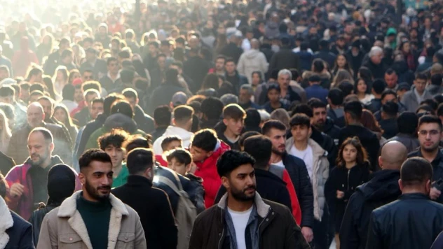 Nüfusun yüzde 49,9'u kadın, yüzde 50,1'i erkek
