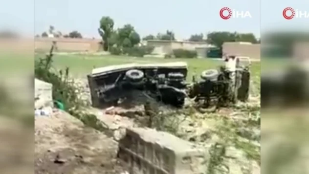 Pakistan'da askeri konvoya bombalı saldırı