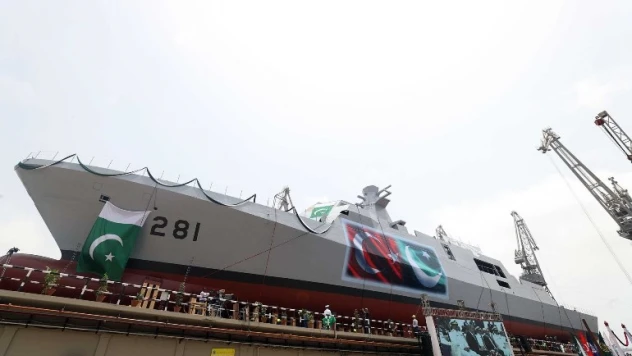 Pakistan MİLGEM Projesi'nin üçüncü gemisi törenle denize indirildi