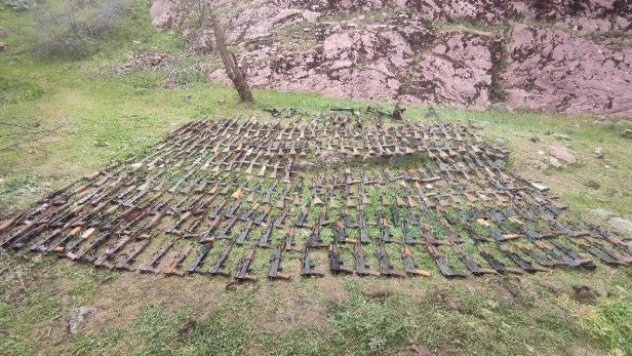 PKK'ya ait çok sayıda silah ele geçirildi