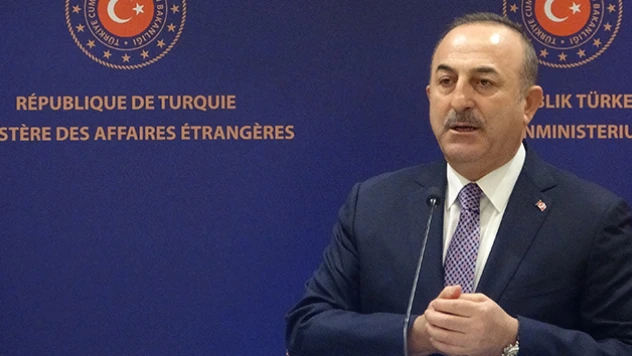 PKK/YPG terör örgütünün paçavralarıyla gösterilerini artırmasını tesadüf değil