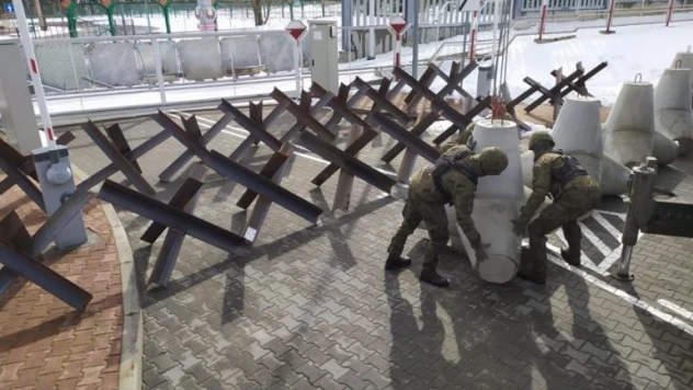 Polonya, Belarus sınırını güçlendirmeye başladı