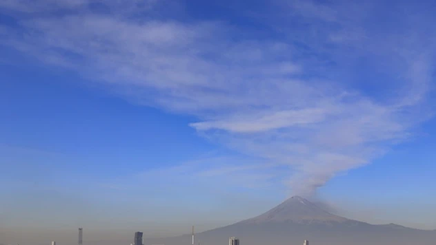 Popocatepetl Yanardağı'nda son 24 saatte 4 patlama