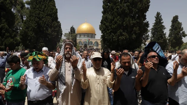 Ramazan ayının son cumasında 160 bin kişi Mescid-i Aksa'da toplandı