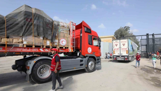 Refah Sınır Kapısı'ndan ikinci yardım konvoyu geçti