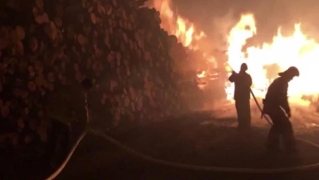 Rusya'da petrol depolama tesisinde yangın