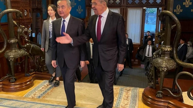 Rusya Dışişleri Bakanı Lavrov, Çin Dışişleri Bakanı Wang ile bir araya geldi