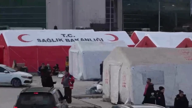 Sağlık Bakanı Koca: 10 ilimizde 77 sahra hastanesi kurduk