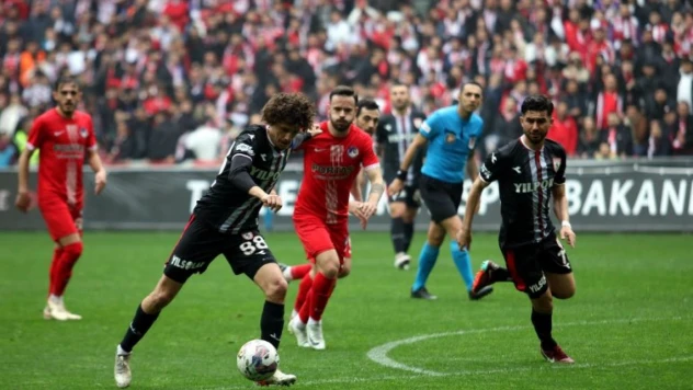 Samsunspor, Süper Lig'e lider yükselmeyi garantiledi