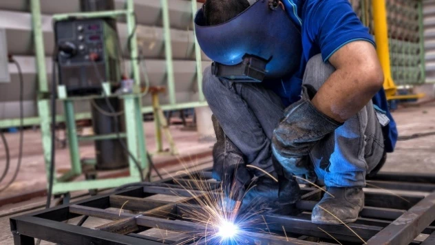 Sanayi üretimi aylık yüzde 1,6 azaldı