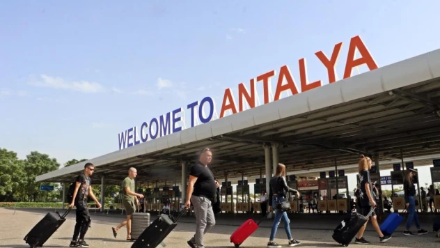 Seferberlik sonrası Rusya'dan Antalya'ya gelen günlük 80 uçağa 3-4 sefer ilave edilmiş durumda