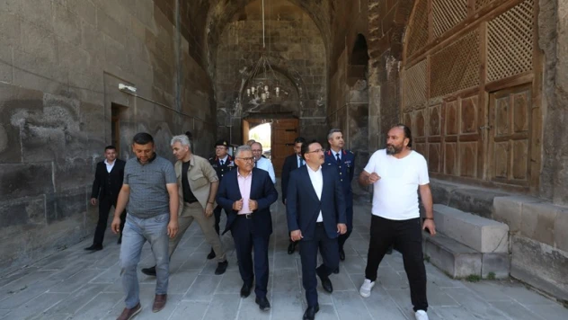 Selçuklu veziri tarafından yaptırılan Karatay Hanı'nda inceleme