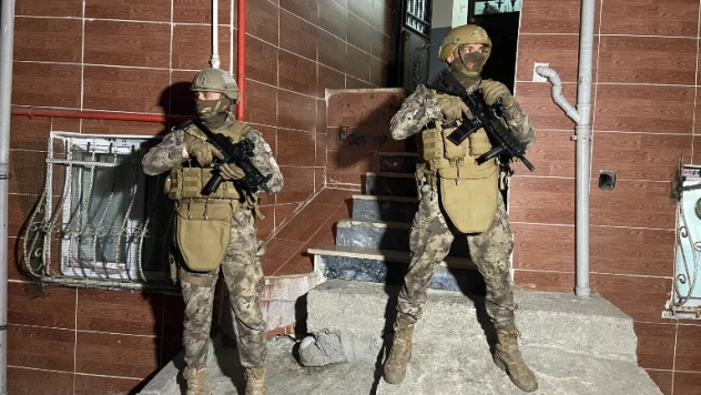 Tele-dolandırıcılık çetesine operasyon