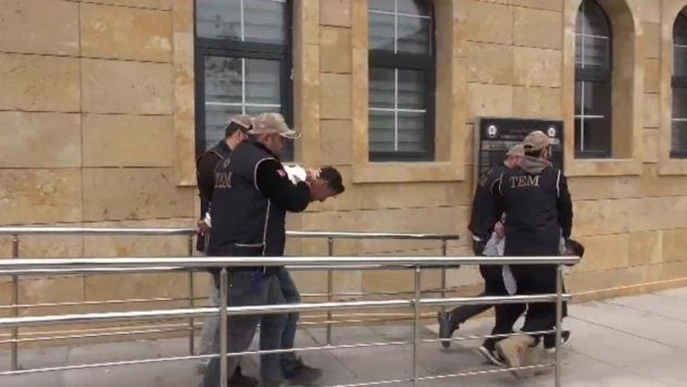 Şırnak'ta PKK/KCK terör örgütünün faaliyetlerinin deşifre edilmesine yönelik yapılan operasyonda 25 şüpheli gözaltına alındı. Şüphelilerden 7'si tutuklandı.