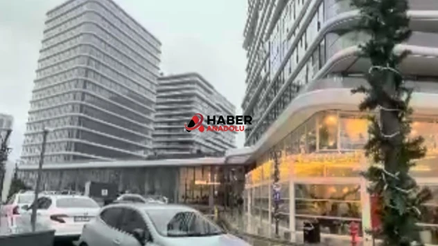 Siteye bırakılan kargo paketi patladı: 2 yaralı