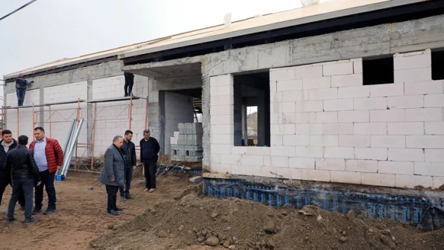 Sosyal tesis ve imam evi inşaatını inceledi