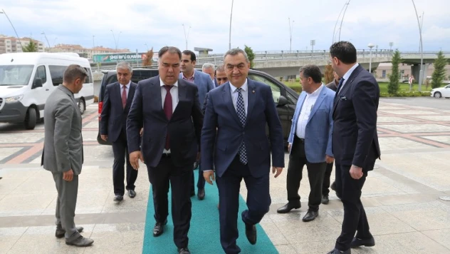 Tacikistan Heyetinden KAYSO'ya ziyaret