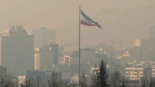 Tahran'da hava kirliliği nedeniyle eğitime 3 gün daha ara verildi