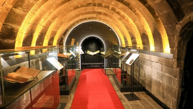 Talas'ın Tıpkıbasım Kur'an Sergisi'ne yoğun ilgi