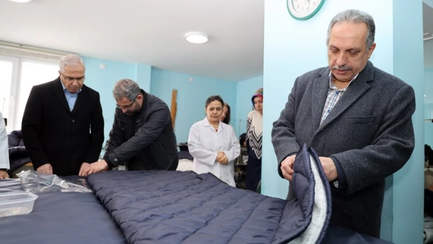 Talas'tan depremzedelere uyku tulumu